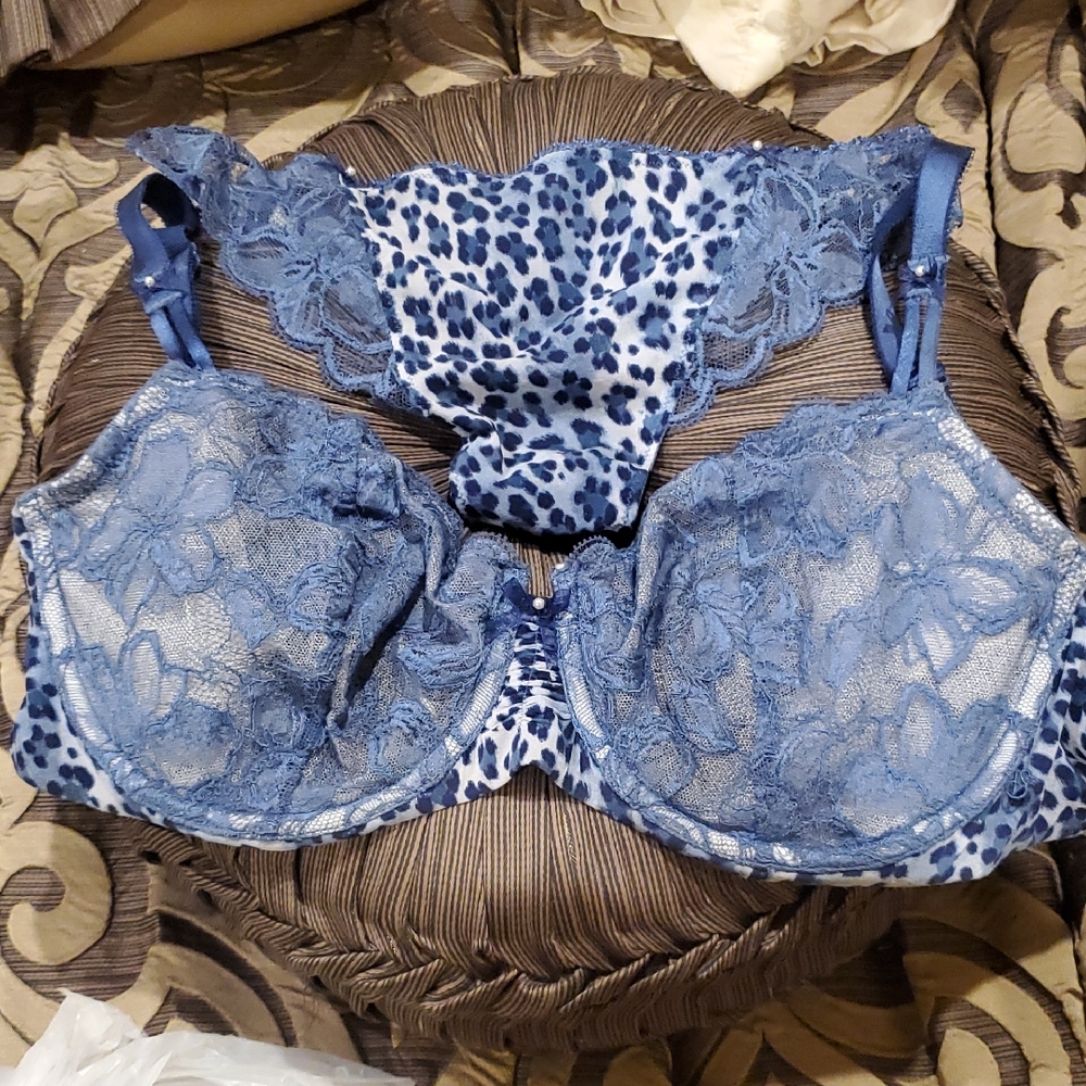 Blue Lace Women's Intimate Set. Never Worn.
